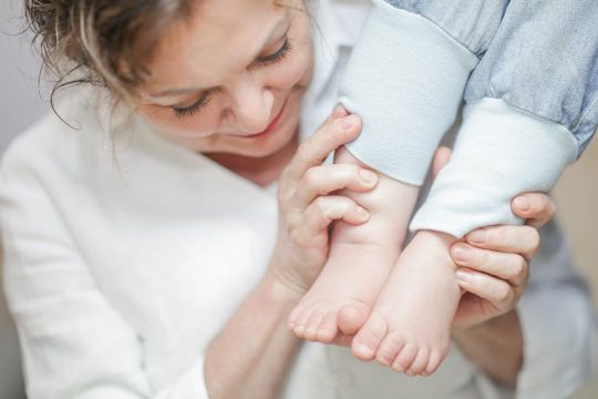 Jak właściwie zadbać o stopy dzieci?