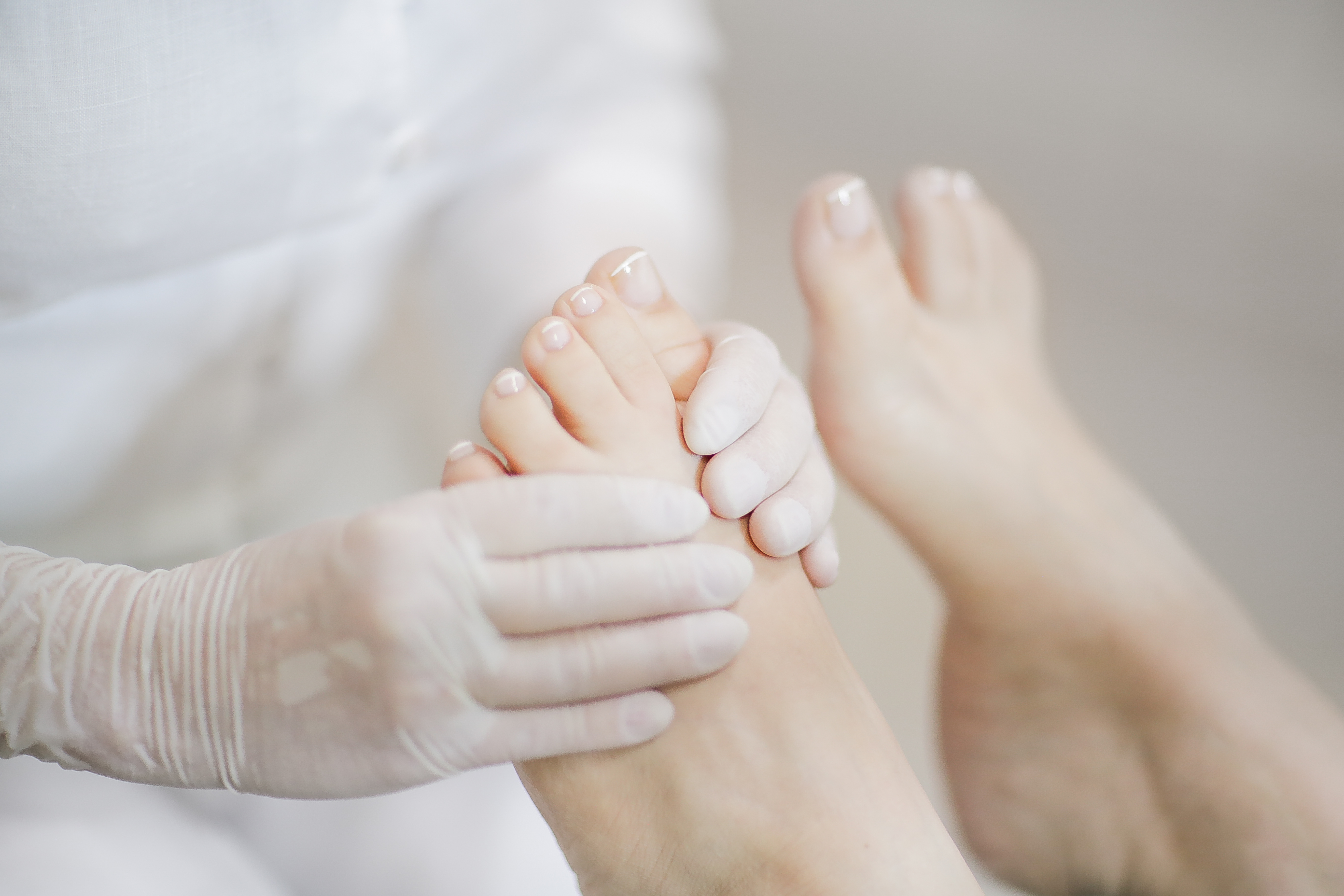 Pielęgnacja stóp zabiegi podologiczne chore stopy